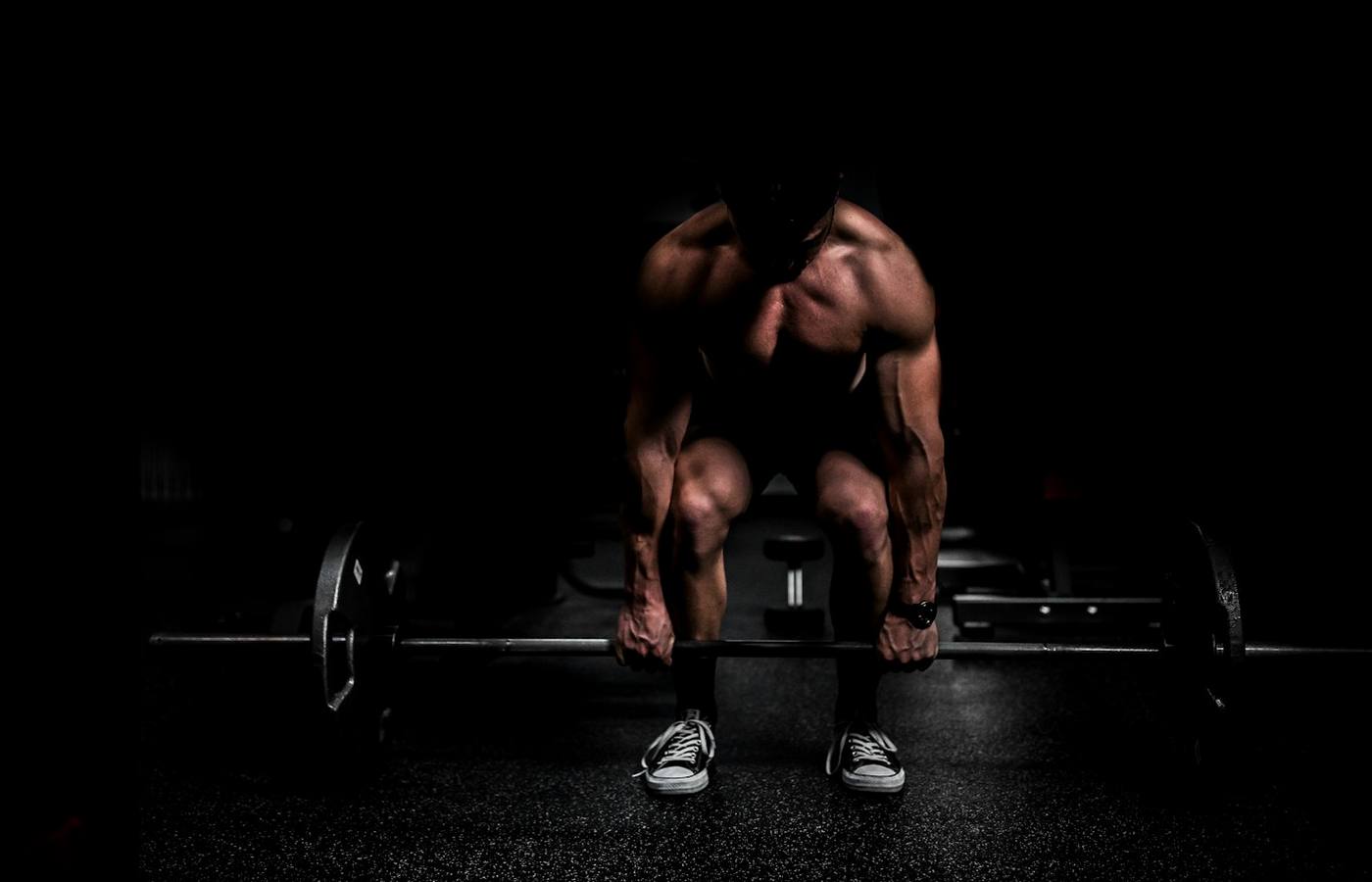Energická skupinová lekce ve fitness studiu